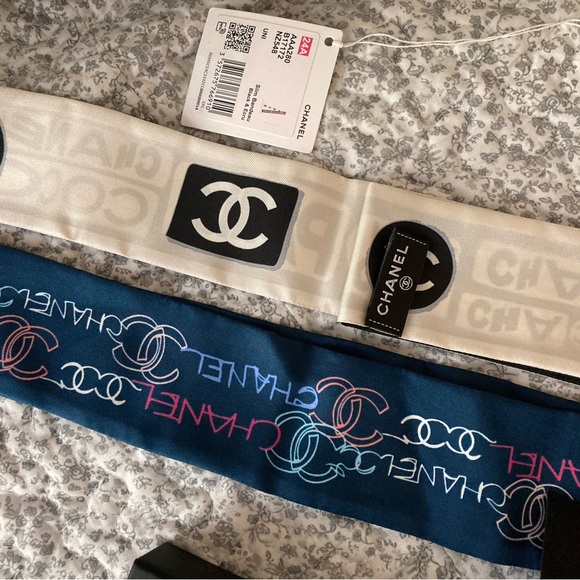 ⛳️⛳️ CHANEL Black and Ivory  Silk Bandeau Scarf - Picture 4 of 5